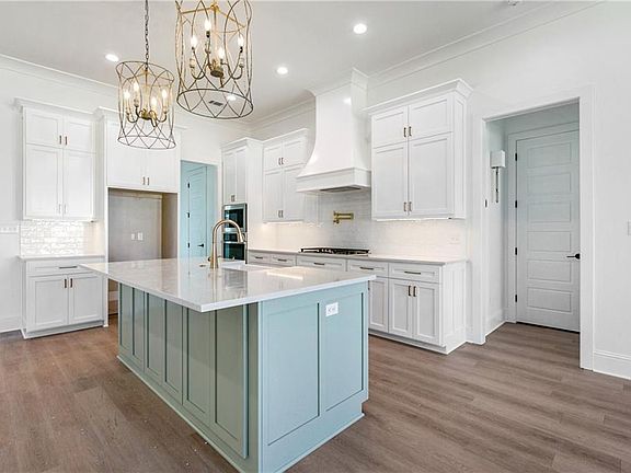 5th image of 720 Elise Ln