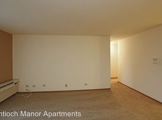392 Donin Dr APT 312, Antioch, IL 60002