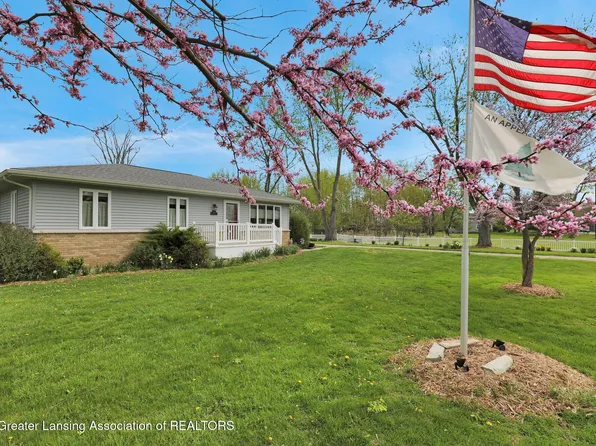 1904 W Columbia Rd, Mason, MI 48854