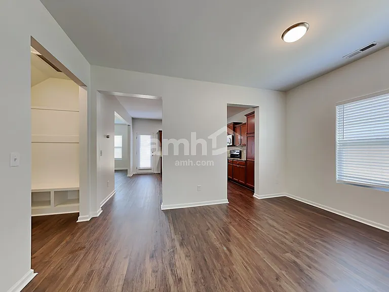 4335 Lochurst Dr — Photo 9