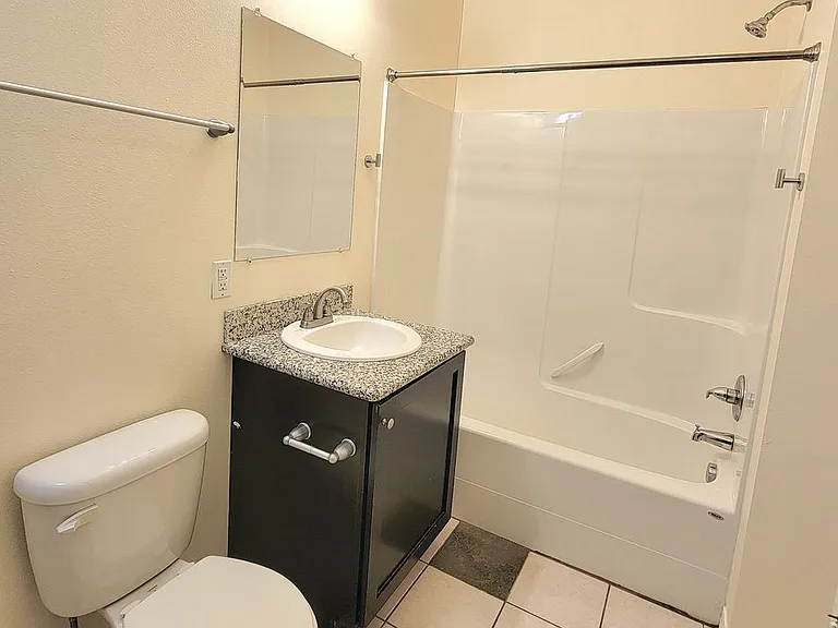 J0442 - Provi — Photo 26