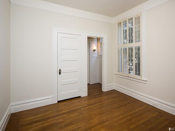 5th image of 3944 Washington St