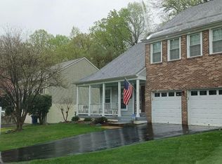 9021 Chestnut Ridge Rd, Fairfax Station, VA 22039