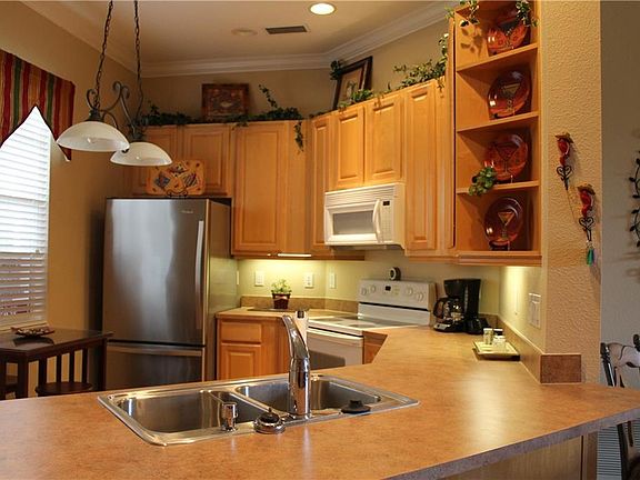 5th image of 21032 Picasso Ct #202