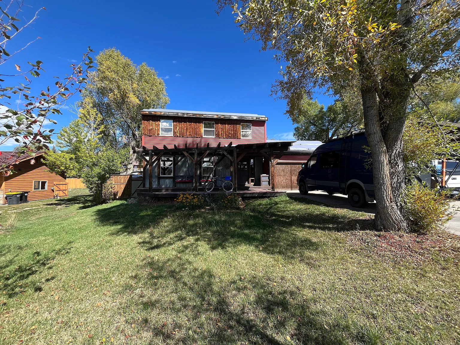 3 bed, 2361 sqft, $6,000 — Photo 1