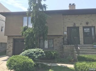 424 E Brinkerhoff Ave, Palisades Park, NJ