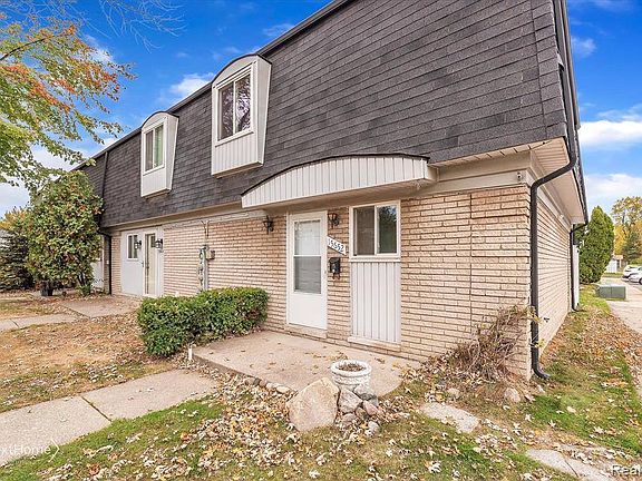 2nd image of 15652 Dupage Blvd #80