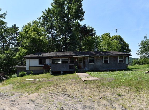 3rd image of 101 Clinton Ave