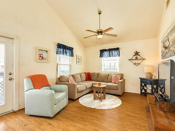4th image of 429 Seabean St
