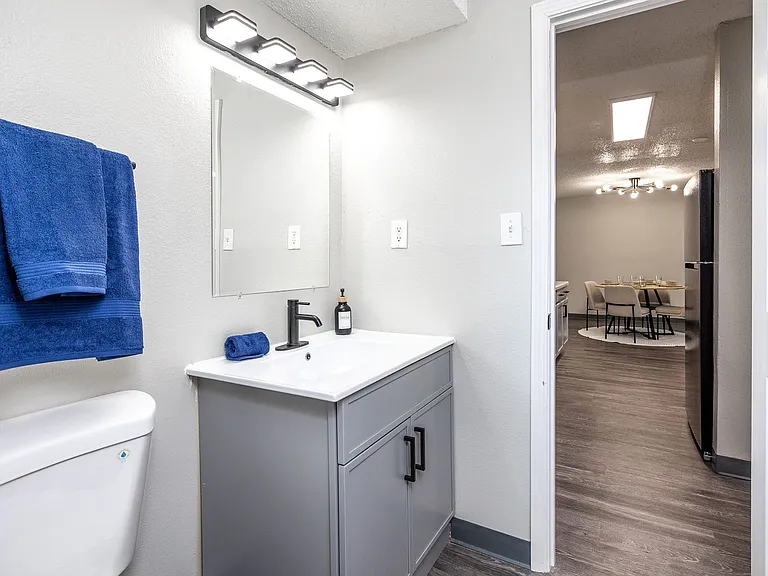 FREE 2nd Month's Rent When You Apply Within 24 Hours of Your Tour at Weston Park Apartments! — Photo 19