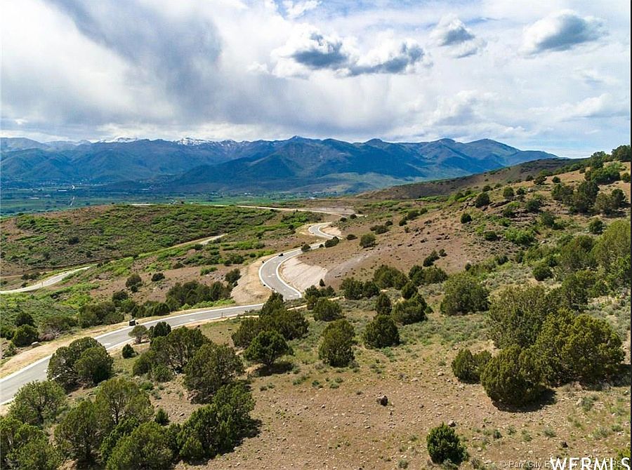 2nd image of 2379 E La Sal Peak Dr