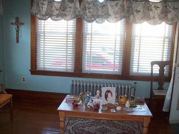 3rd image of 103 Reservoir St