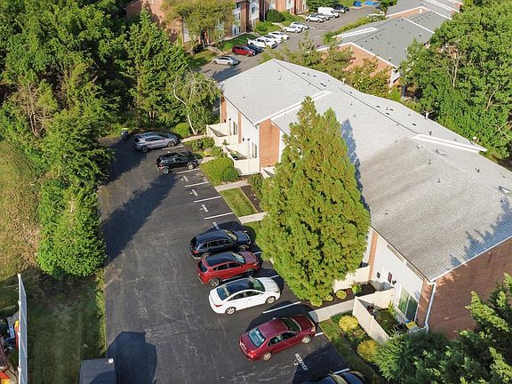 2nd image of 8 Mallow Pl