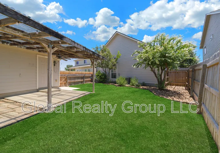 308 Rustic Trl — Photo 24