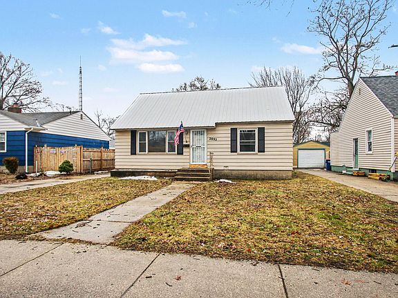 3rd image of 2892 Roosevelt Rd