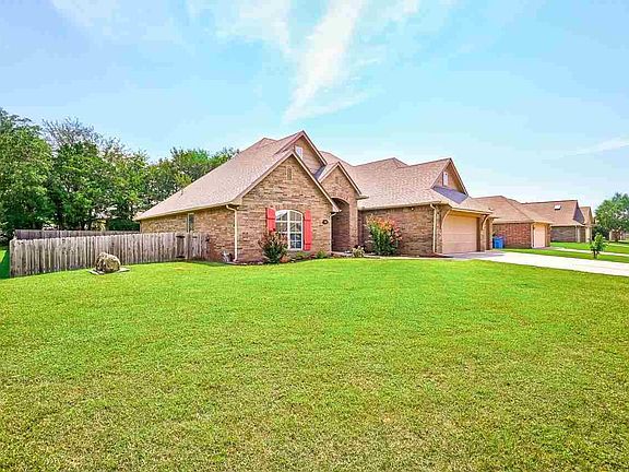 2nd image of 3001 S Eagle Summit Dr