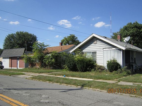 2nd image of 940 E Indianola Ave