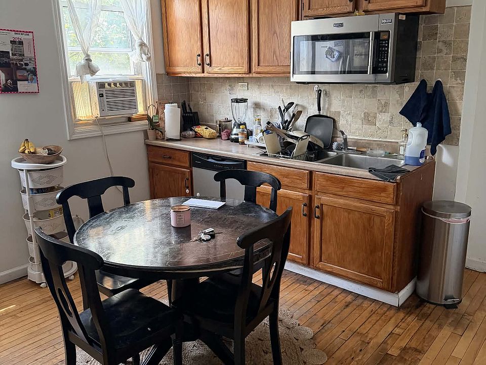 1st image of 1901 N Pulaski Rd APT 2