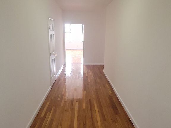 4th image of 3204 Holland Ave APT 4F