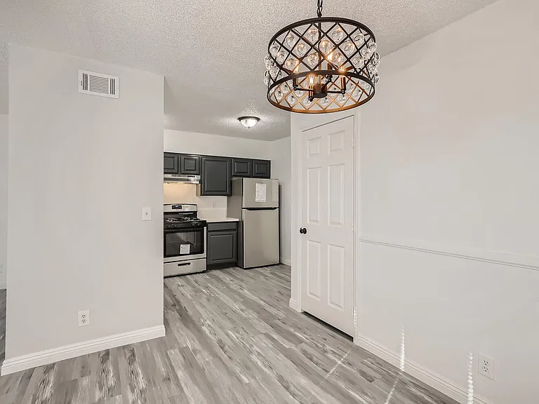 4364 Tara Ave #D — Photo 8