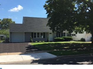 78 Kindle Ln, Levittown, PA 19055