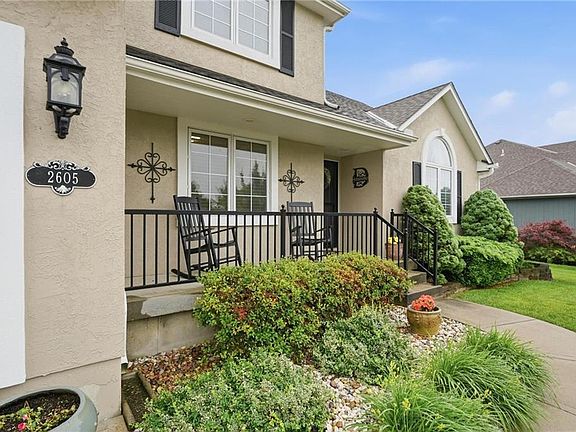 5th image of 2605 Winterview Cir