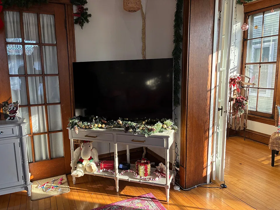 Living room looking into sunporch