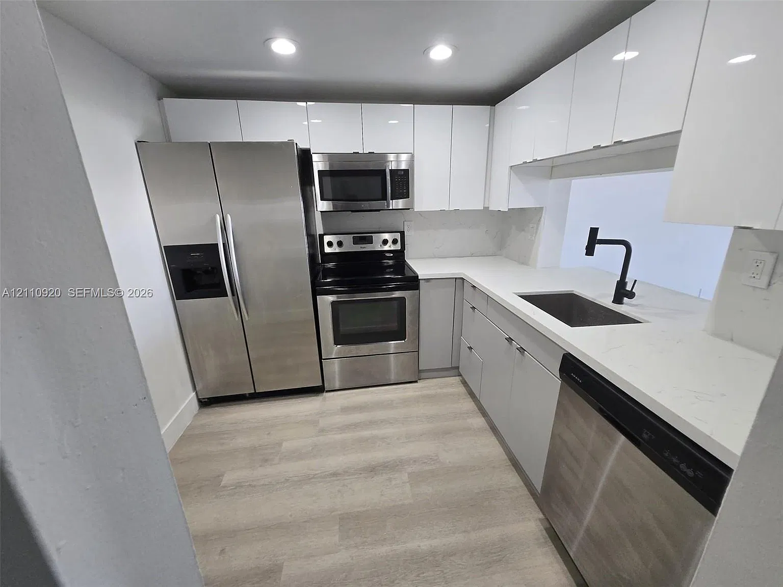 Montecarlo Condo — Photo 4