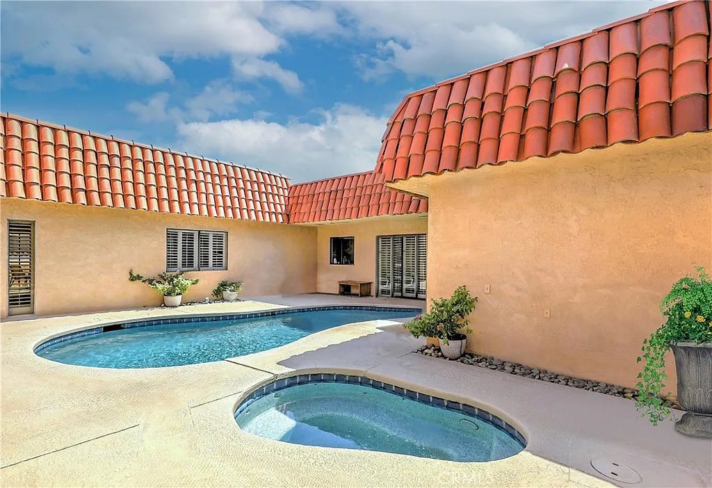 4 bed, 2766 sqft, $4,500 — Photo 3