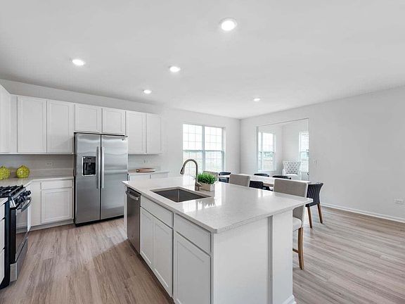 4th image of 1225 Highbrook Ave