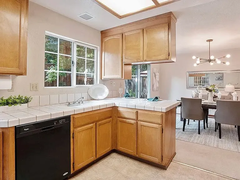1058 Deer Oak Pl — Photo 9