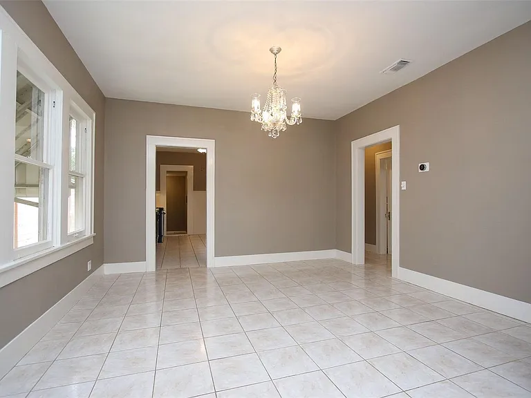 1127 Walling St — Photo 7