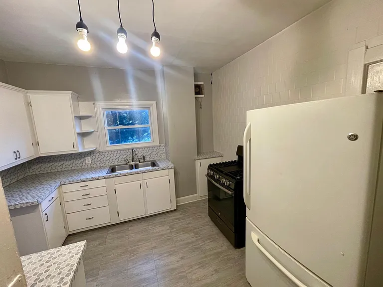 1228 Berdan Ave #LOWER — Photo 8