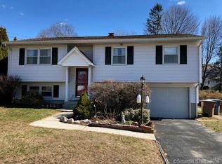 24 Prospect Ave, Niantic, CT 06357