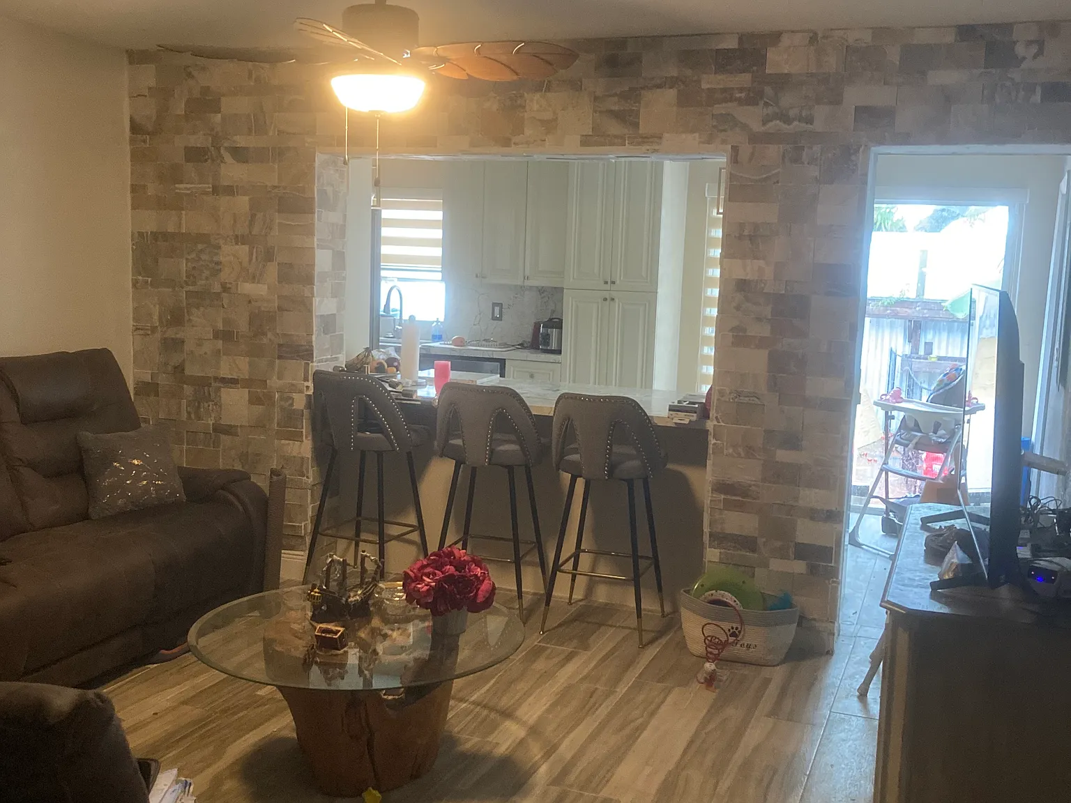 3 bed, 1800 sqft, $3,250 — Photo 3