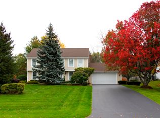 21 Kirkby Trl, Fairport, NY 14450