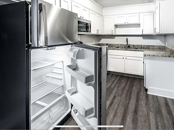 3rd image of 3807-3820 Newhaven Dr #3809-2