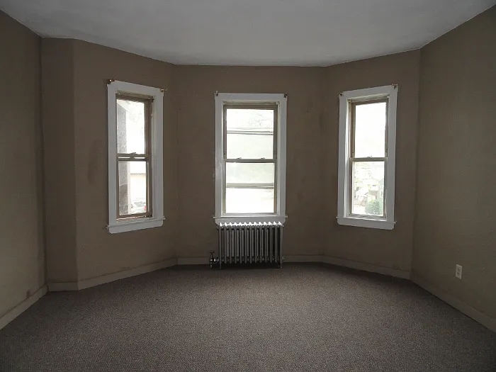 106-108 Lyme St #2 — Photo 8
