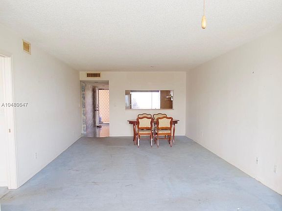 4th image of 7384 N Devon Dr #309