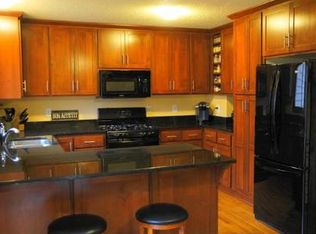 467 W Eagle Lake Dr, Maple Grove, MN 55369