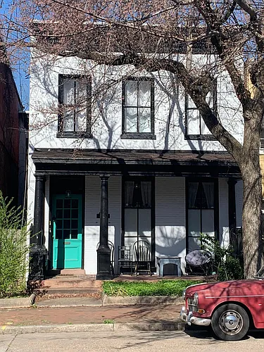 504 W Clay St Photo 1