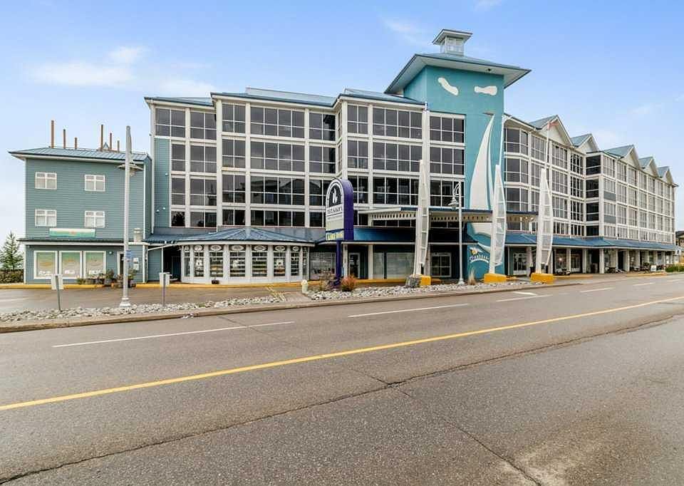 1st image of 5100 S Lakeshore Dr #401