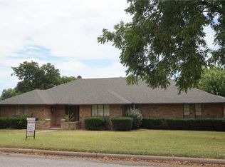 1329 Corvadura St, Graham, TX 76450