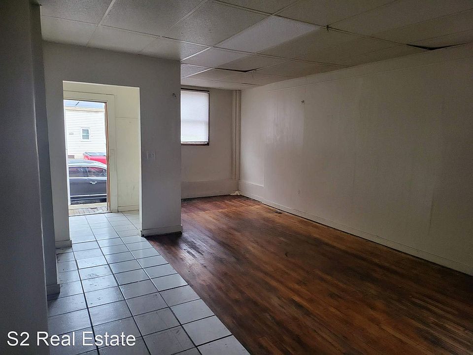 2nd image of 1836-38 W Becher St #1838