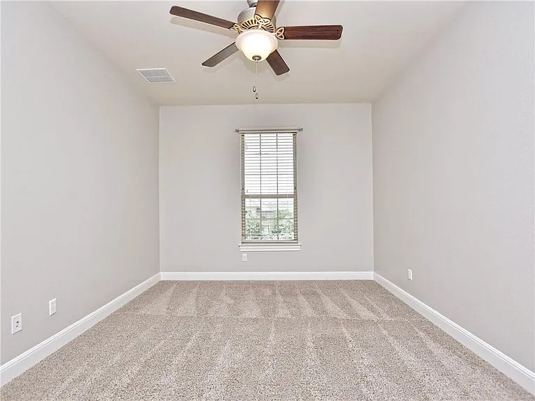 2208 Legend Hill Dr — Photo 20