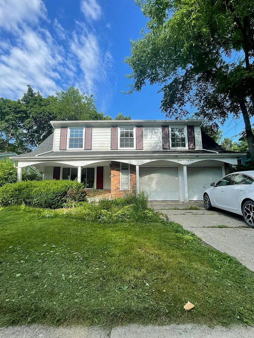 4-Bedroom Home in Orchard Hills | 2-Car Garage, Central A/C & Community Pool — Photo 2