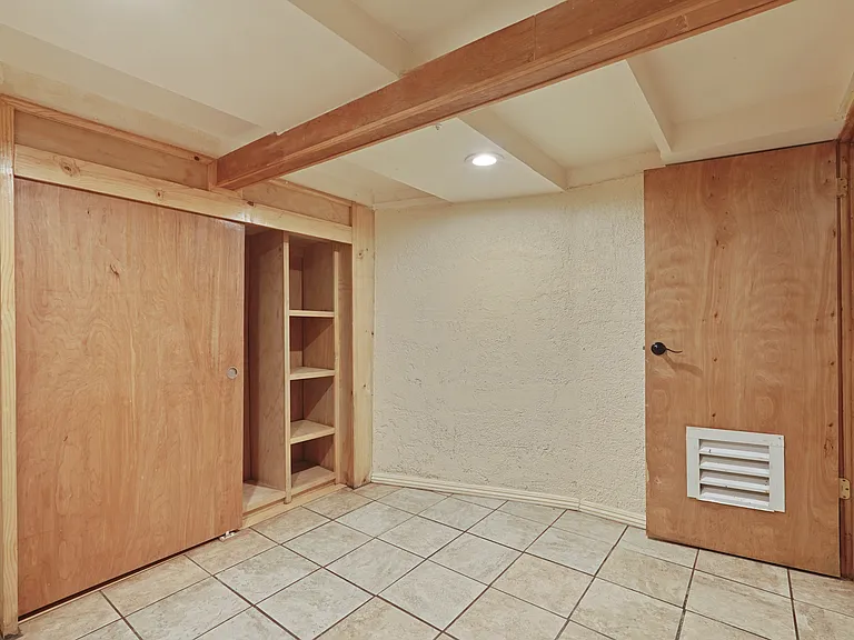324 Flora St — Photo 24