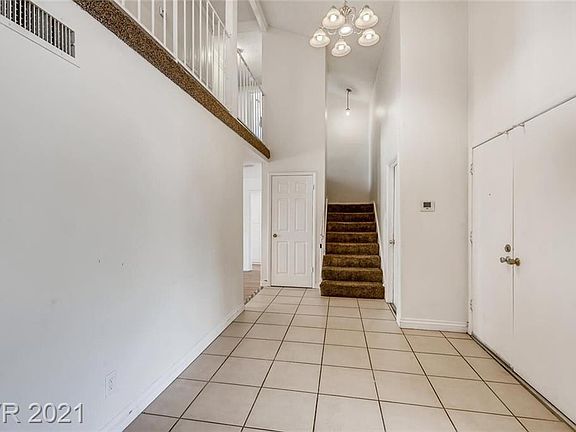 5th image of 5240 Caprice Ct
