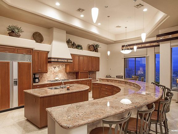 3rd image of 10005 N Canyon View Ln
