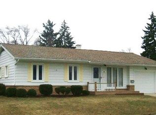 351 Maple Ln, Elk Grove Village, IL 60007